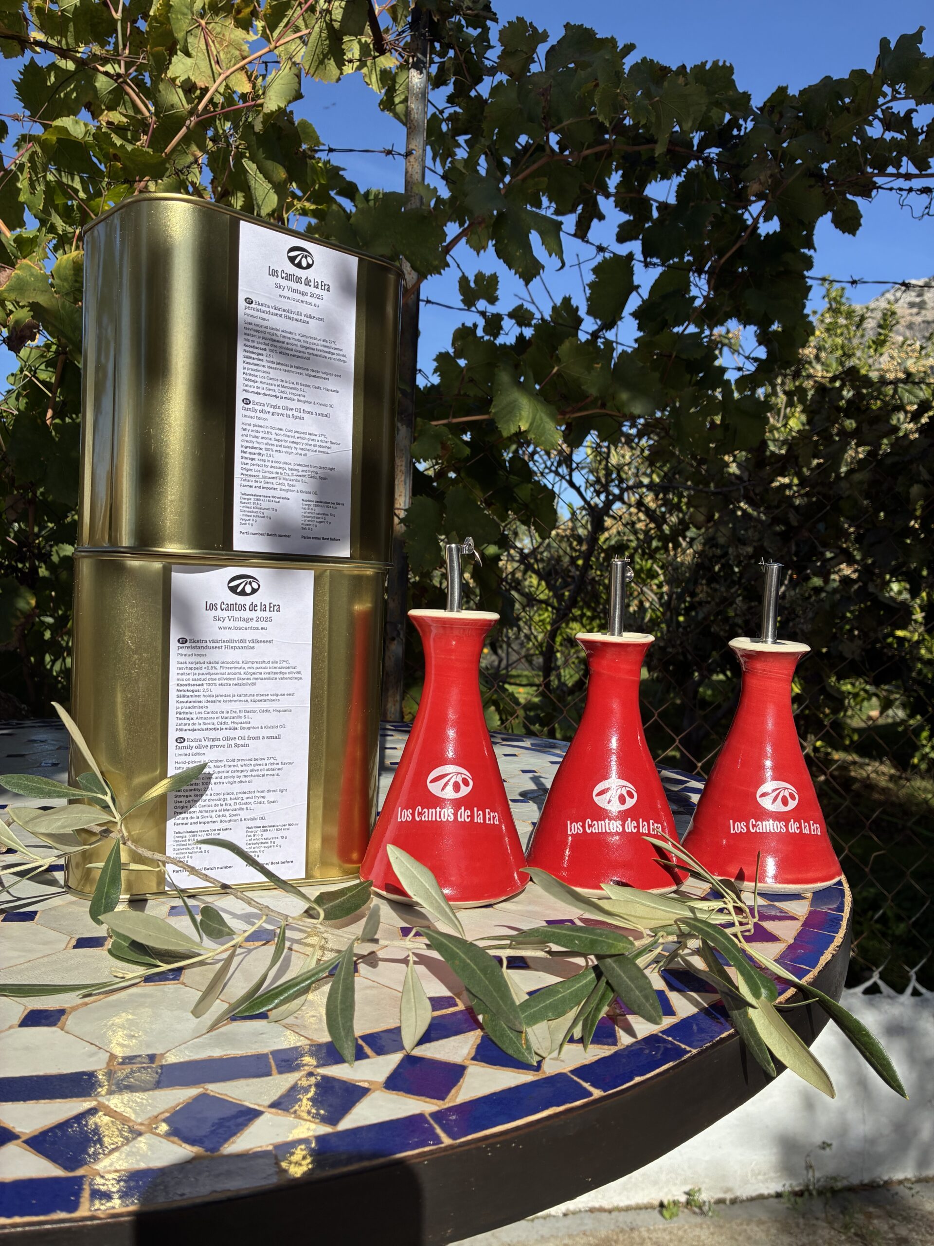 Terviseteadlik ja kaunis jõulukingitus endale ja oma lähedastele. 2x2,5L oliiviõli + 3 käsitööpudelit.