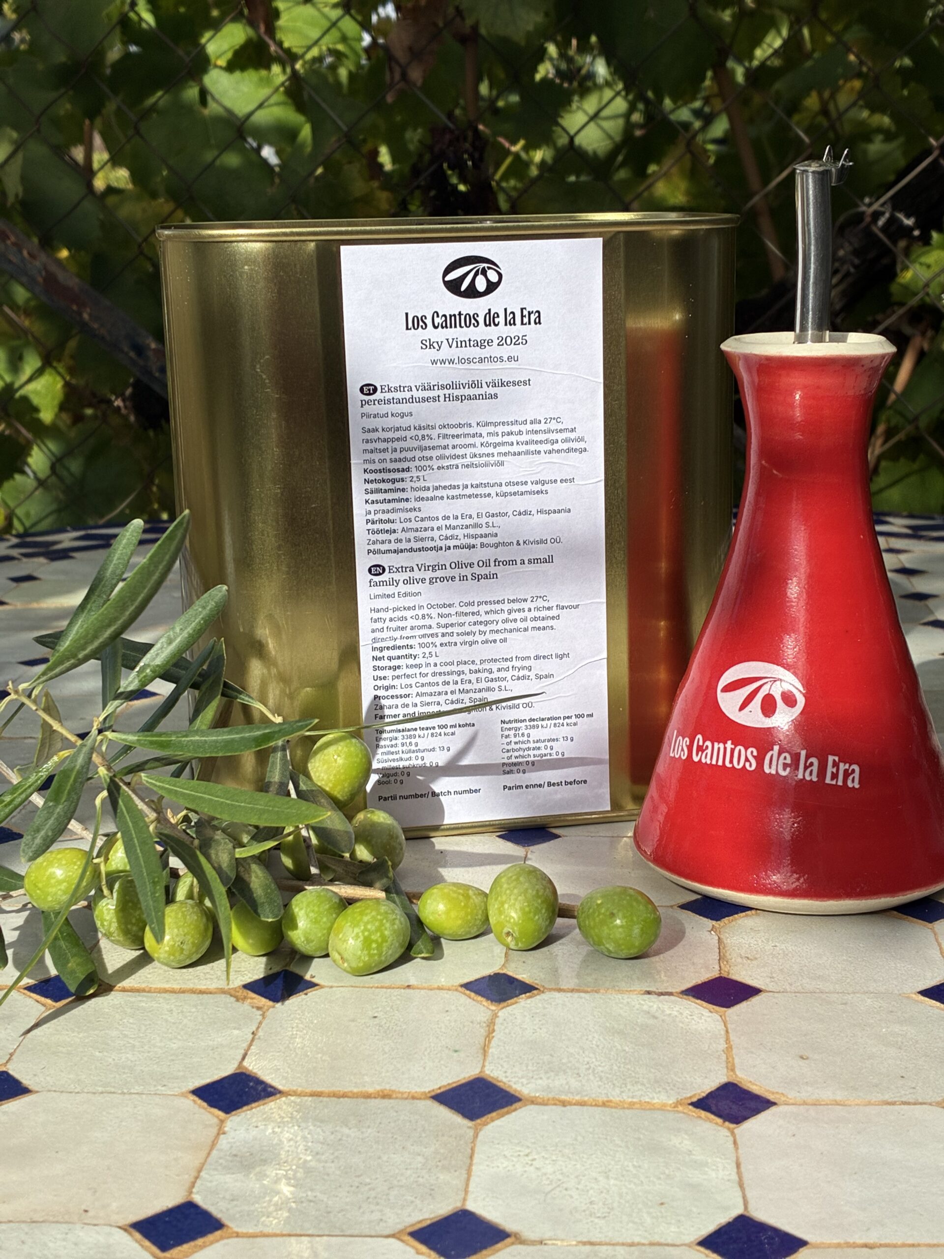 Terviseteadlik ja kaunis jõulukingitus endale ja oma lähedastele. 2,5L oliiviõli + 1 käsitööpudel.